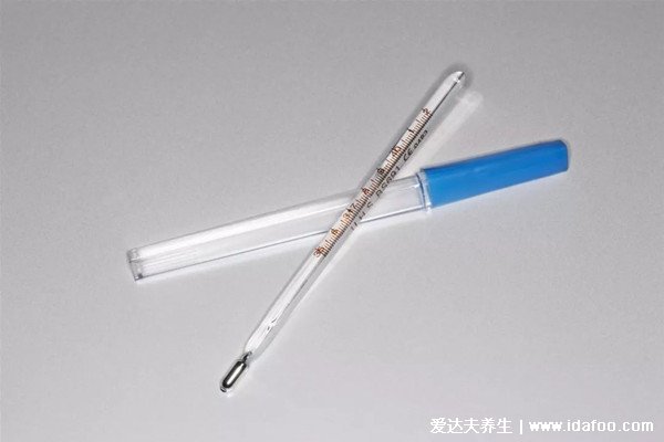 水银温度计腋下测量需要几分钟，一般5分钟用前甩到35℃以下