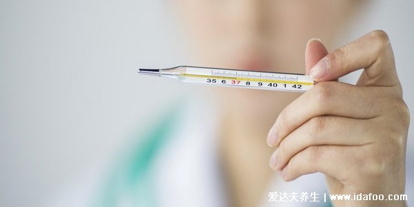 温度计怎么看水银线水银体温计怎么看，转动体温计就行(附图解)