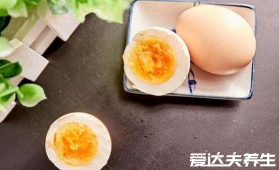 睡前一个动作暴瘦肚子，仰卧起坐轻松减掉小肚腩(附减肥食谱)