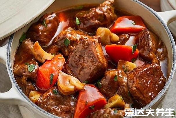 煮牛肉放什么调料，啤酒/红酒/红茶包/料酒/胡椒粉