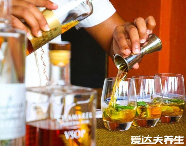 白兰地是什么酒怎么喝，是水果发酵的高酒精度蒸馏酒容易入口