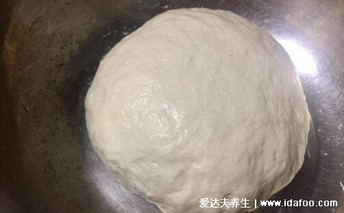 包饺子的面怎么和最好，加入蛋清饺子皮不易粘粘(3个技巧和具体步骤)