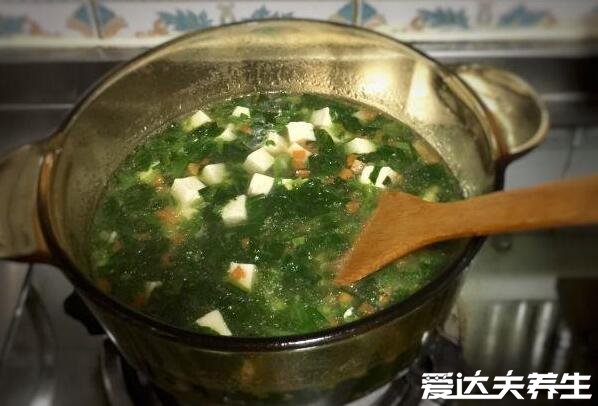 菠菜和豆腐能一起吃吗，可以但需要将菠菜提前焯水(附做法)