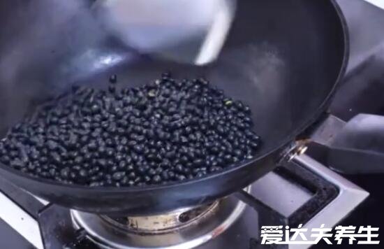 醋泡黑豆的正确做法,先将黑豆炒熟在泡醋才正确(附步骤图)