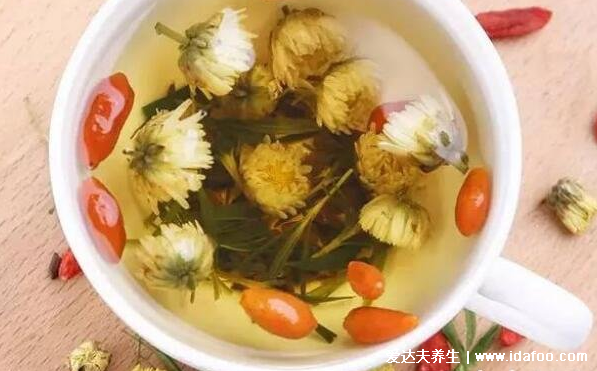 菊花和枸杞一起泡的功效与作用，6大好处不仅仅是补肝肾