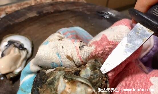 生蚝怎么开壳，3种方法教你开壳可借助生蚝刀微波炉(有视频及图解)