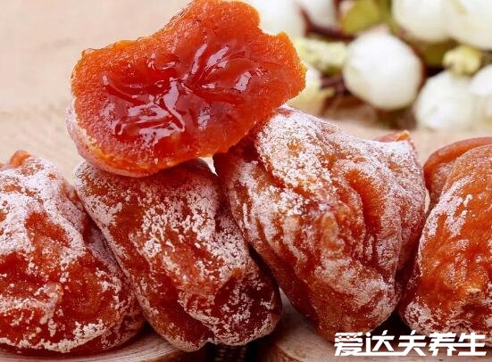 柿饼不能和什么一起吃，柿饼相克食物大全(与酒同食易肠道梗阻)