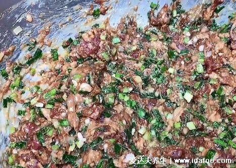 羊肉馅饺子配什么菜好，年夜饭试试韭菜馅附视频(韭菜补肾温阳)